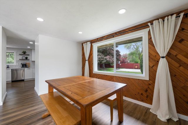 6113 S Crestline St, Spokane, WA 99223