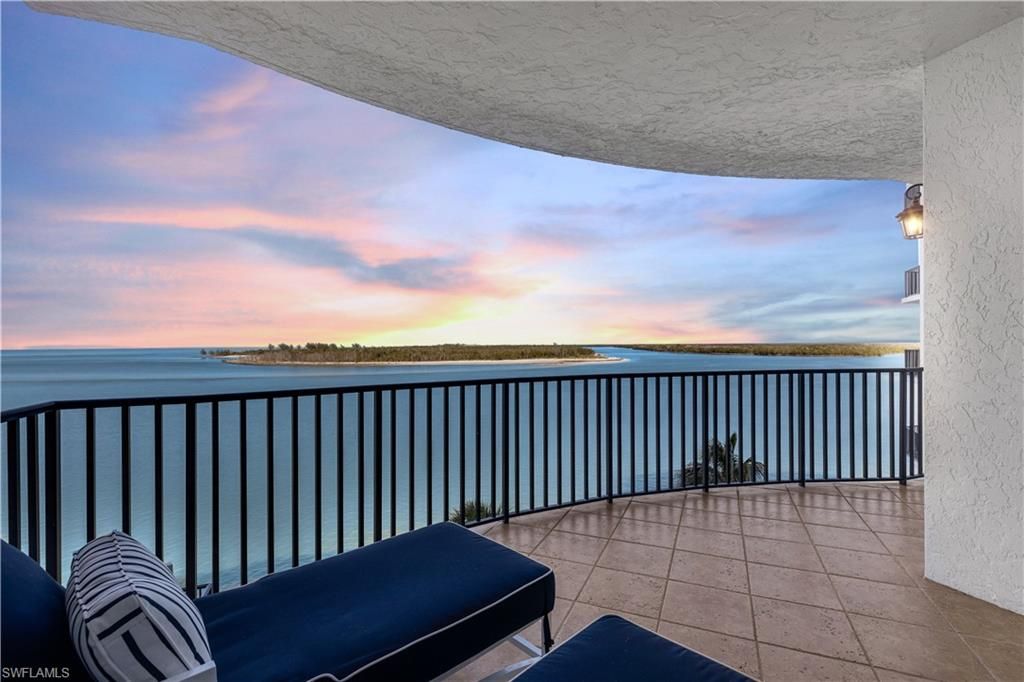 700 La Peninsula BLVD # 404, Naples, FL 34113