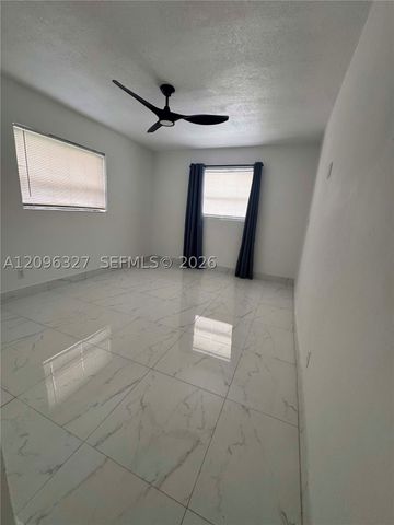 1009 NE 2nd St, Hallandale Beach, FL 33009