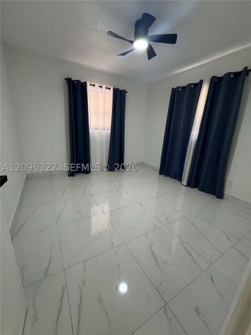1009 NE 2nd St, Hallandale Beach, FL 33009