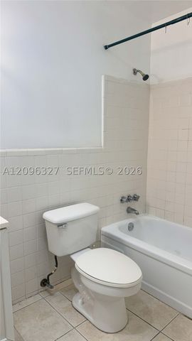 1009 NE 2nd St, Hallandale Beach, FL 33009