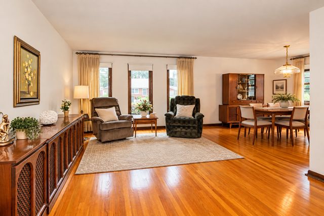 15310 Drexel Avenue, South Holland, IL 60473