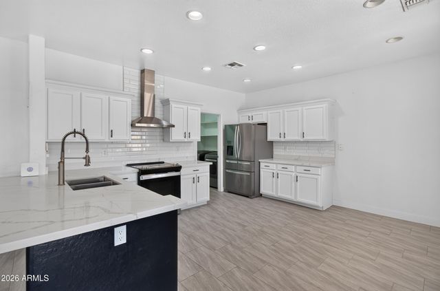 6933 W ST CHARLES Avenue, Laveen, AZ 85339