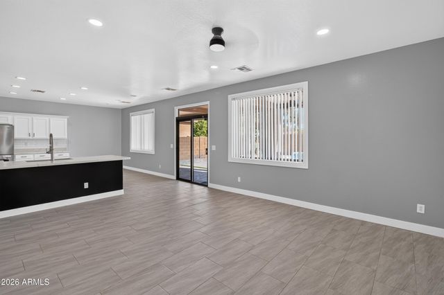 6933 W ST CHARLES Avenue, Laveen, AZ 85339