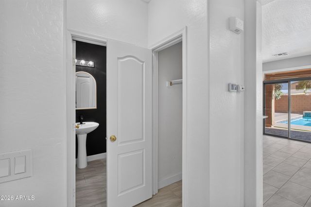 6933 W ST CHARLES Avenue, Laveen, AZ 85339