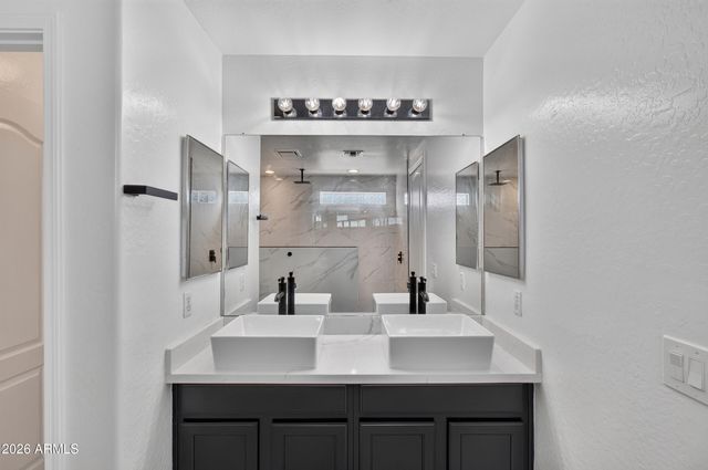 6933 W ST CHARLES Avenue, Laveen, AZ 85339