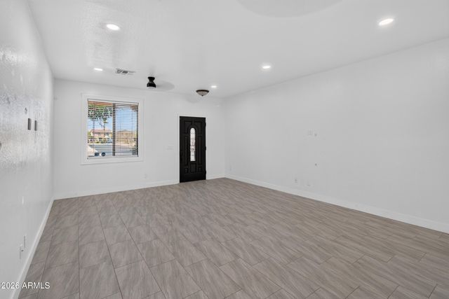6933 W ST CHARLES Avenue, Laveen, AZ 85339