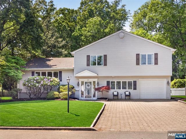 219 Kociemba Drive, River Vale, NJ 07675