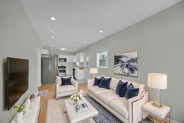 629 E 154th Street, Phoenix, IL 60426