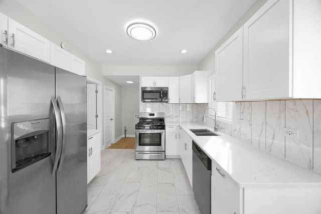 629 E 154th Street, Phoenix, IL 60426