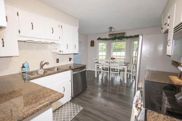 32 Seven Point Lane, Cabot, AR 72023