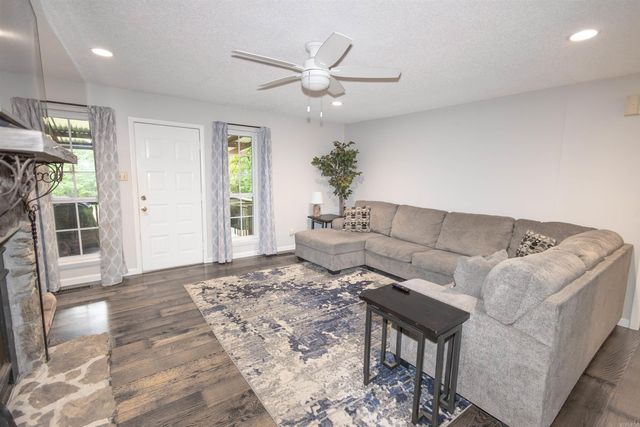 32 Seven Point Lane, Cabot, AR 72023
