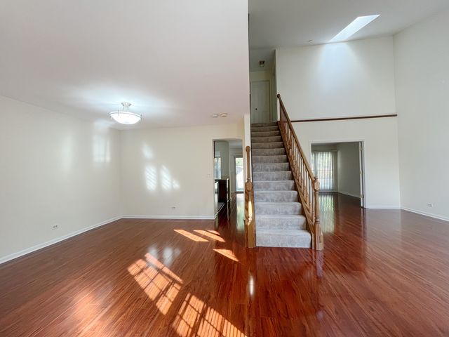 312 SPRING CREEK Circle, Schaumburg, IL 60173