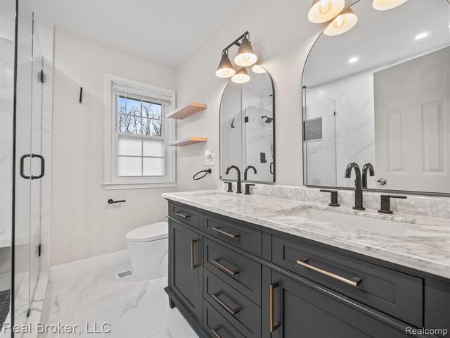 1909 Marie Circle, Bloomfield Hills, MI 48302