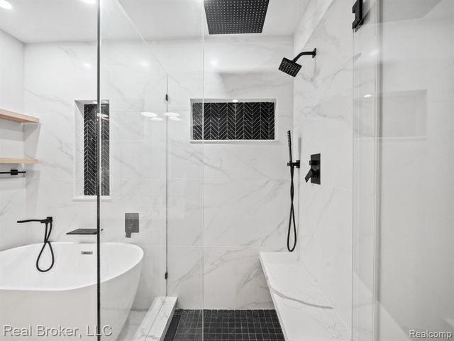 1909 Marie Circle, Bloomfield Hills, MI 48302
