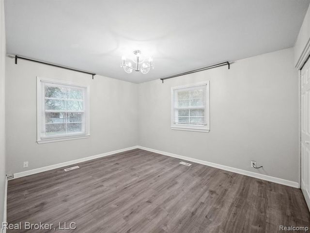 1909 Marie Circle, Bloomfield Hills, MI 48302