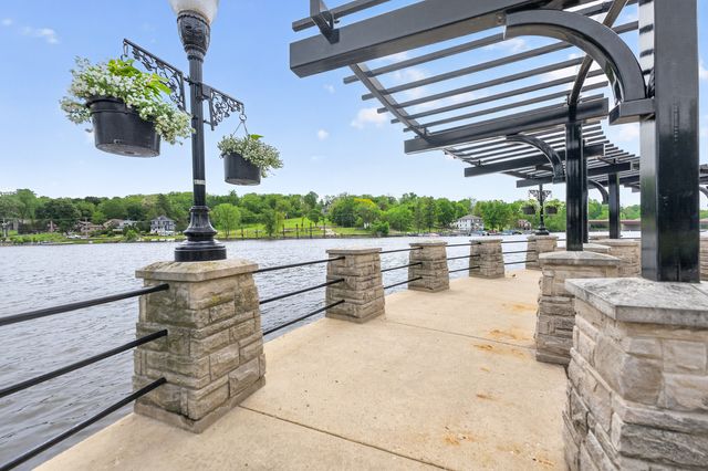 108 N Main Street, Algonquin, IL 60102