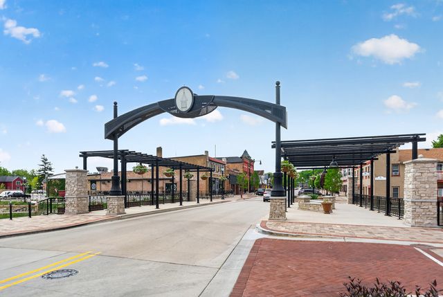 108 N Main Street, Algonquin, IL 60102
