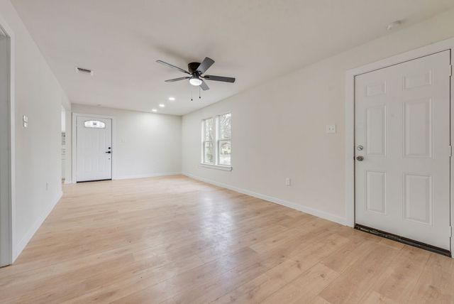 3414 Vilbig Road, Dallas, TX 75212