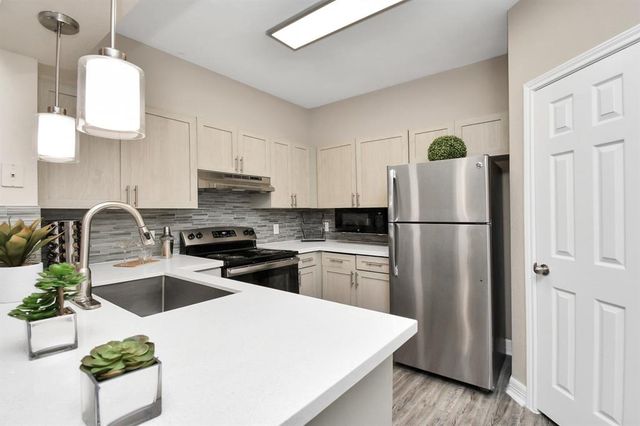 3225 Woodland Park Drive 0642, Houston, TX 77082