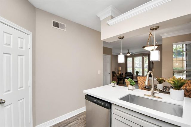 3225 Woodland Park Drive 0642, Houston, TX 77082