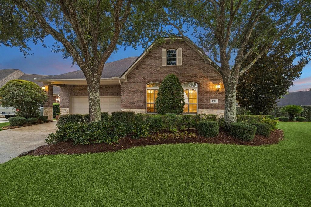 9322 Mystic Falls Lane, Humble, TX 77396