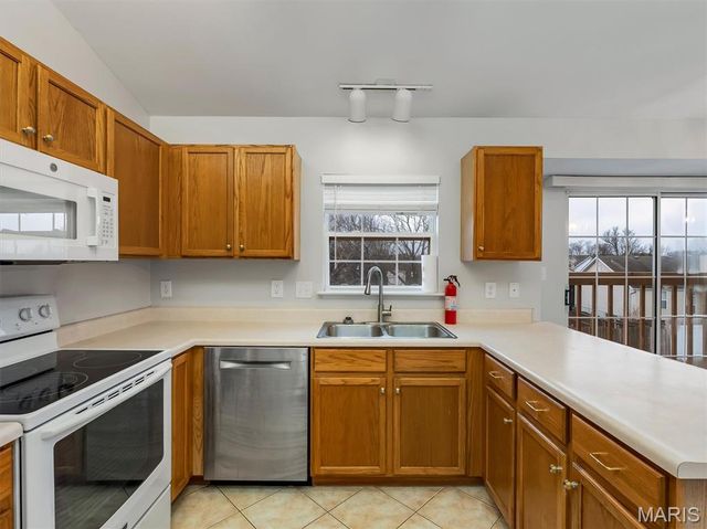 1312 Washingtons Crossing Drive, O'fallon, MO 63366