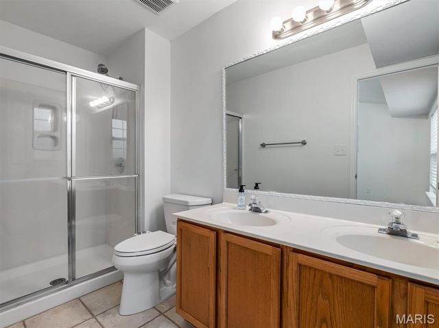 1312 Washingtons Crossing Drive, O'fallon, MO 63366