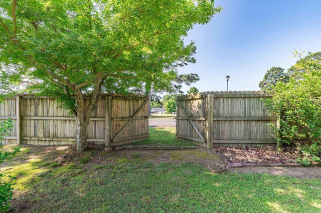 300 TANGLEWOOD Road, Hot Springs, AR 71913