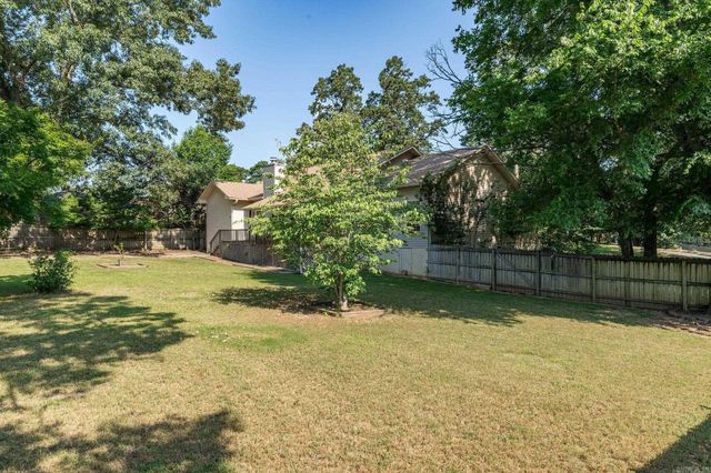 300 TANGLEWOOD Road, Hot Springs, AR 71913