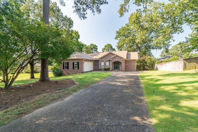 300 TANGLEWOOD Road, Hot Springs, AR 71913