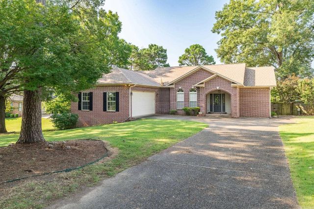 300 TANGLEWOOD Road, Hot Springs, AR 71913