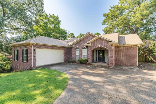 300 TANGLEWOOD Road, Hot Springs, AR 71913