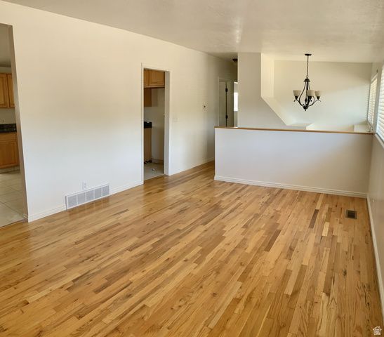 5210 S 900 ST, Murray, UT 84117