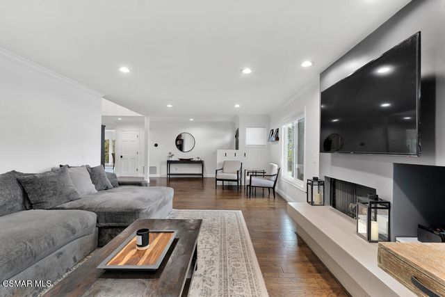 2854 E Sierra Drive, Thousand Oaks, CA 91362