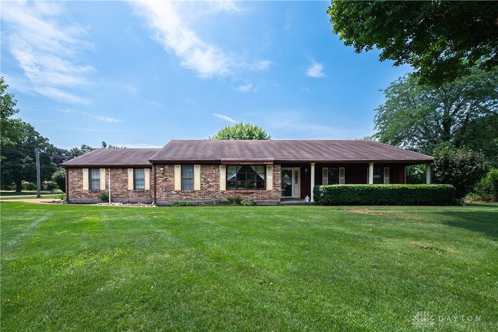 183 Rebert Pike, Enon Vlg, OH 45323