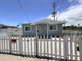 947 Dominguez 1/2, Wilmington, CA 90744