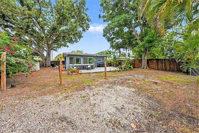 3901 13TH AVENUE N, St Petersburg, FL 33713