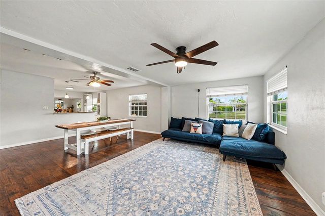 3901 13TH AVENUE N, St Petersburg, FL 33713