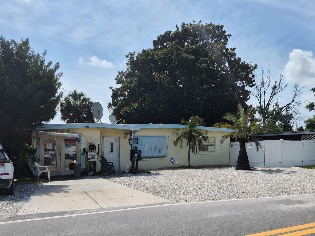 4007 FLAMINGO DRIVE, New Port Richey, FL 34652