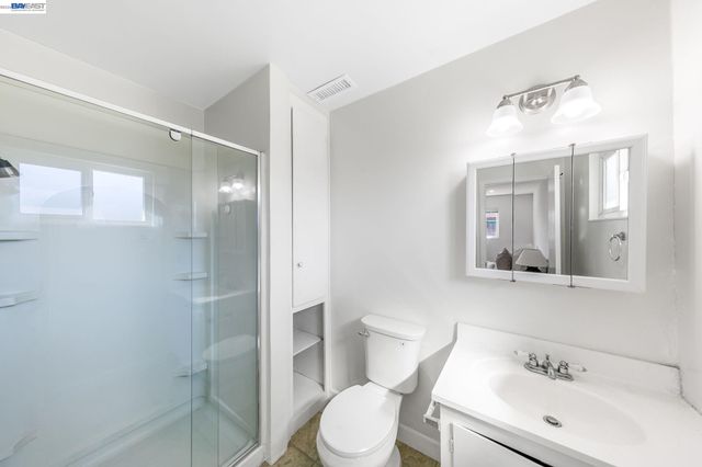 2049 Rosedale Dr, San Pablo, CA 94806