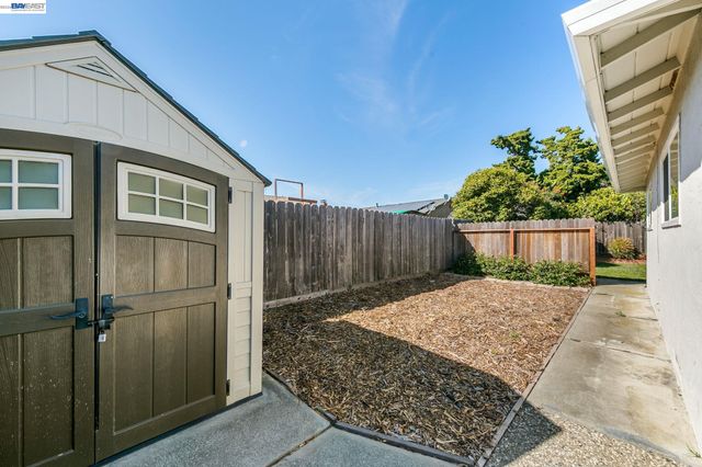 2049 Rosedale Dr, San Pablo, CA 94806