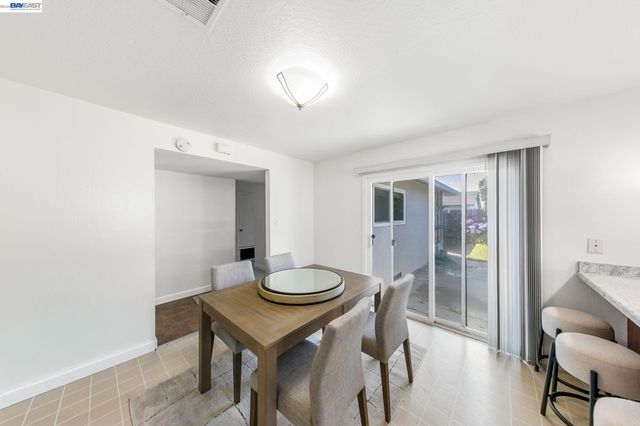 2049 Rosedale Dr, San Pablo, CA 94806