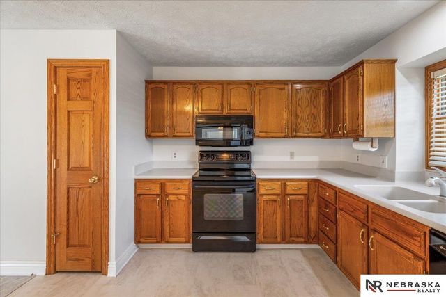 1511 N 144th Avenue Circle, Omaha, NE 68154