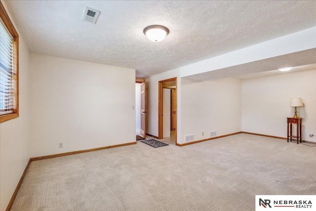 1511 N 144th Avenue Circle, Omaha, NE 68154