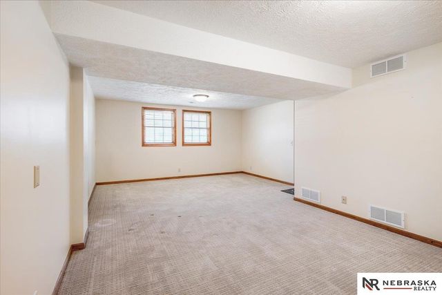 1511 N 144th Avenue Circle, Omaha, NE 68154