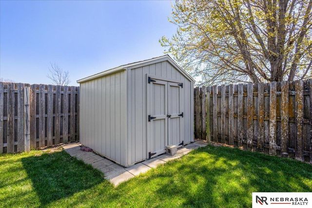 1511 N 144th Avenue Circle, Omaha, NE 68154