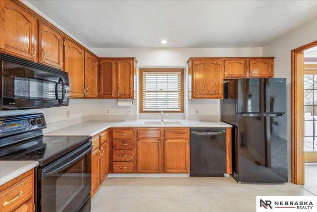 1511 N 144th Avenue Circle, Omaha, NE 68154