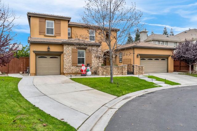 4199 N Quail Xing, Clovis, CA 93619