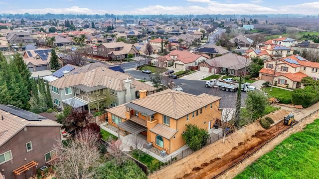 4199 N Quail Xing, Clovis, CA 93619